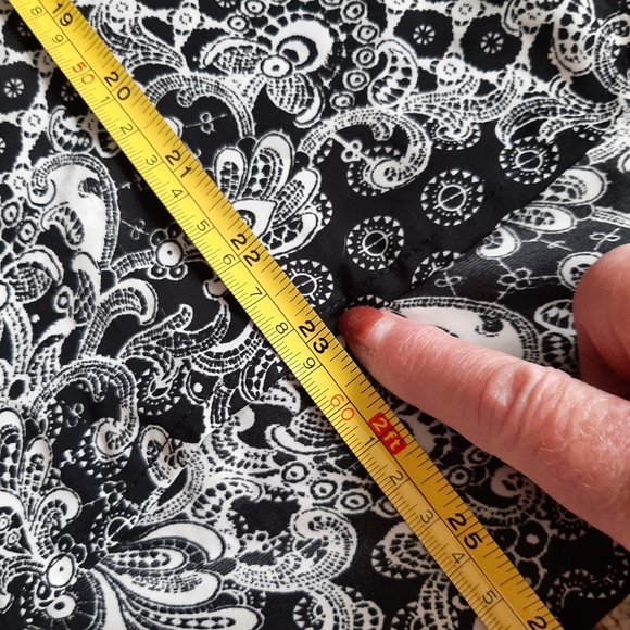 Ellen Tracy - Gorgeous black and white fluid tunic for women  - Size: M - Picture 12 of 14